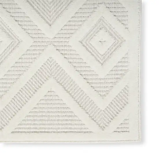 Ivory And White Indoor Outdoor Area Rug Photo 3