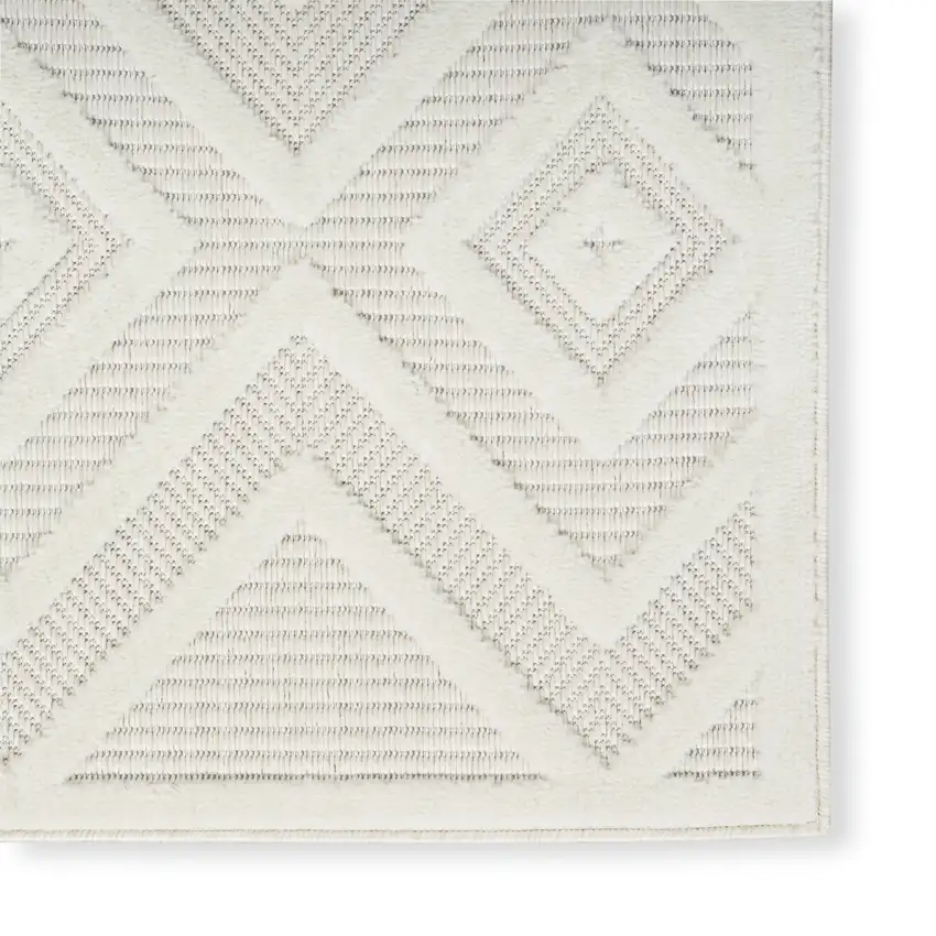 Ivory And White Indoor Outdoor Area Rug Photo 3