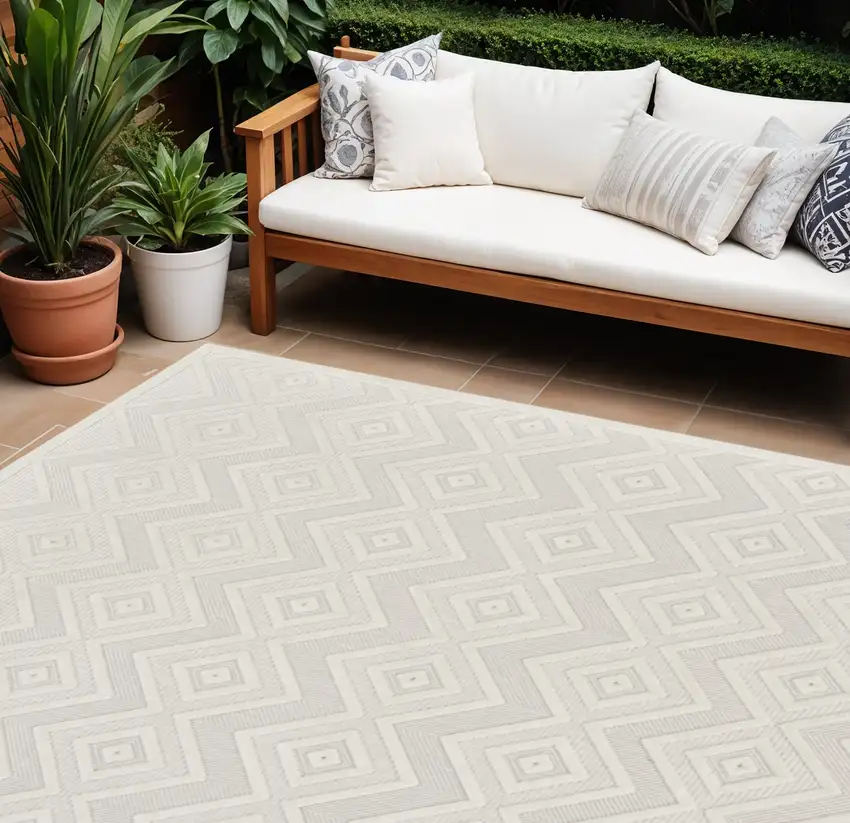 Cream Geometric Flatweave Area Rug Photo 1