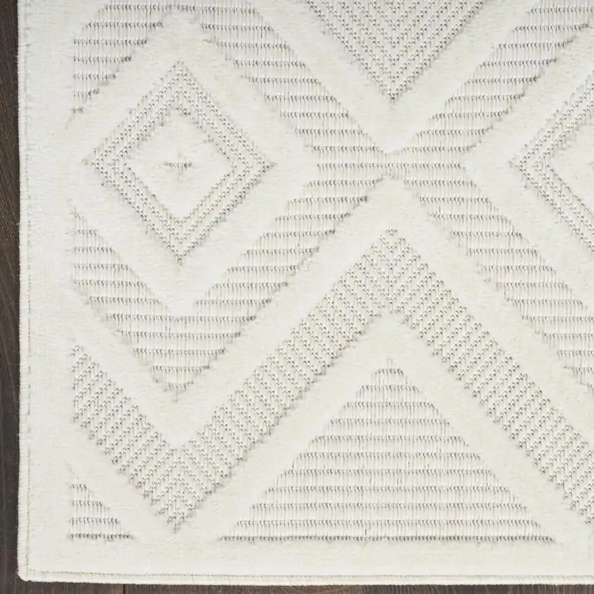 Ivory And White Indoor Outdoor Area Rug Photo 8