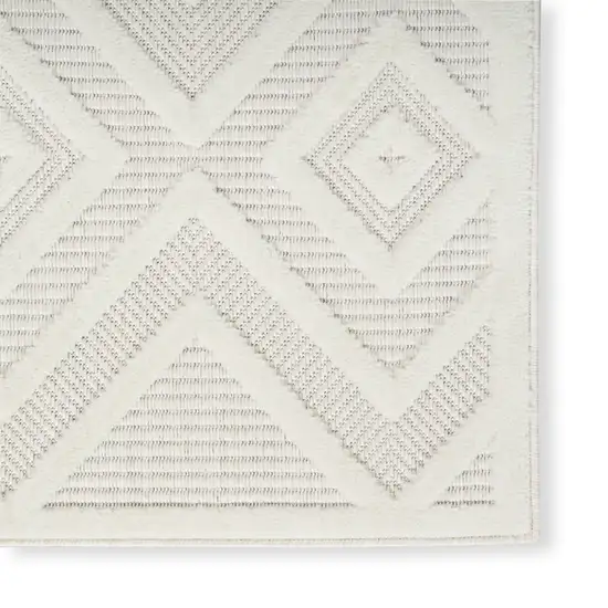 Ivory And White Indoor Outdoor Area Rug Photo 3