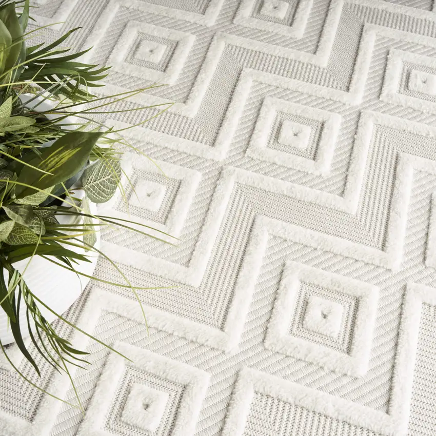 Ivory And White Indoor Outdoor Area Rug Photo 9