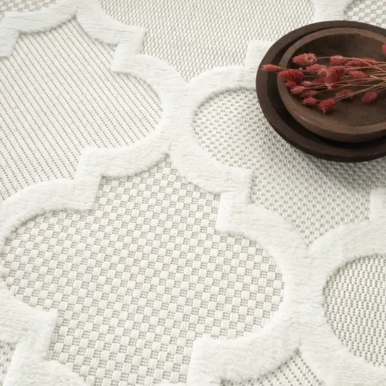 Ivory And White Indoor Outdoor Area Rug Photo 7