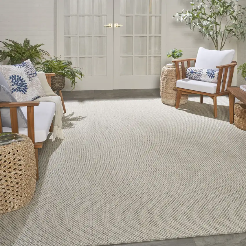 Ivory and Silver Indoor Outdoor Area Rug Photo 9