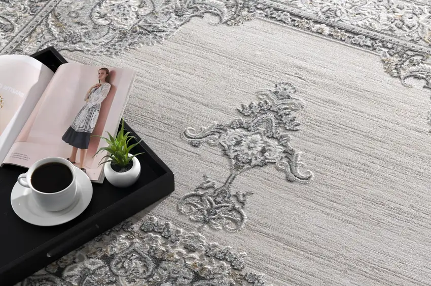 Cream Oriental Area Rug Photo 7