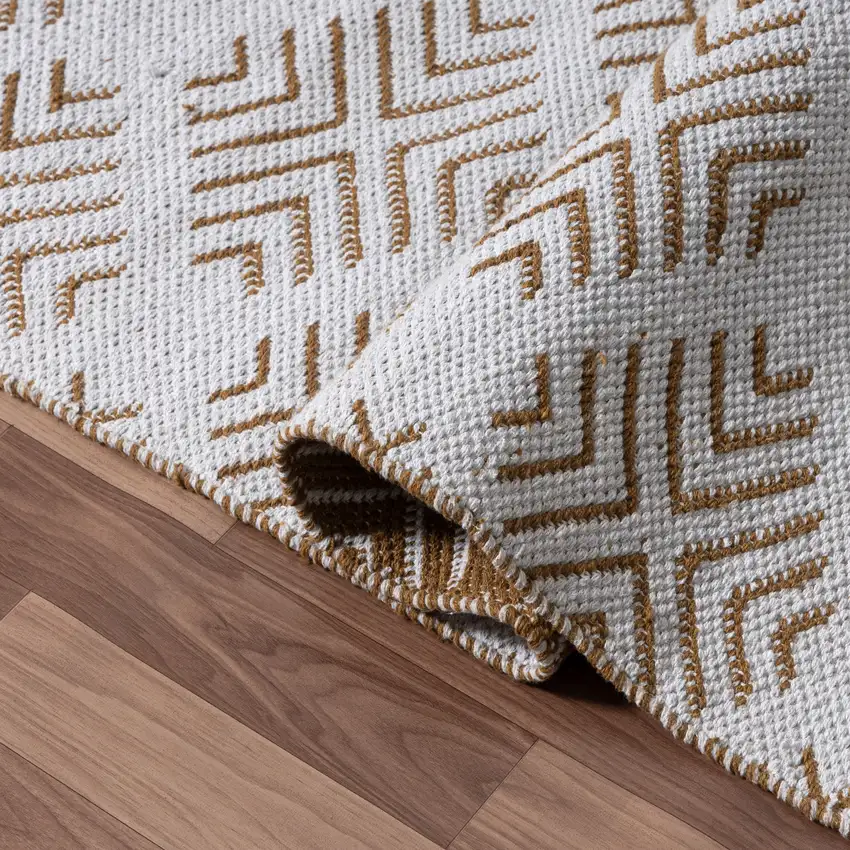 Diamond Hand Woven Area Rug Photo 7