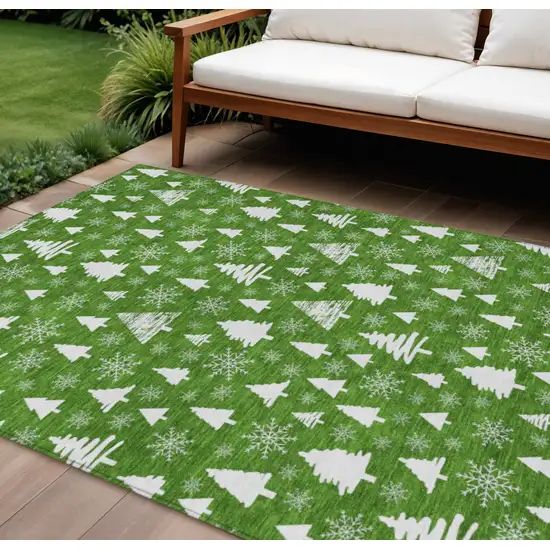 Emerald And Ivory Botanical Leaves Washable Indoor Outdoor Area Rug Photo 2