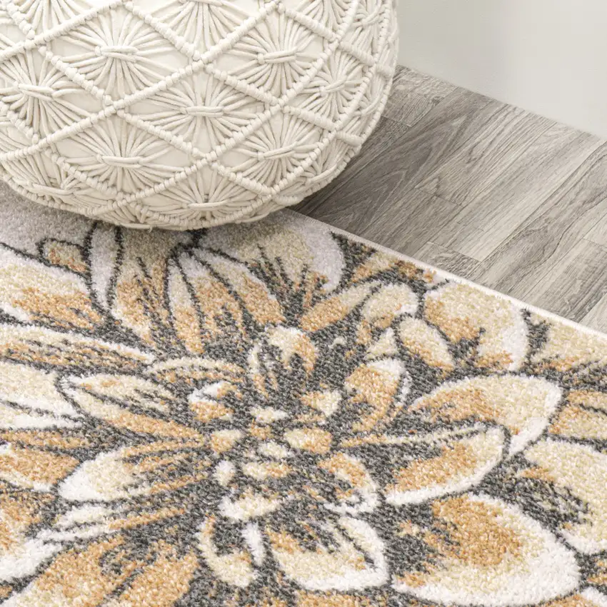 Floral Area Rug Photo 7