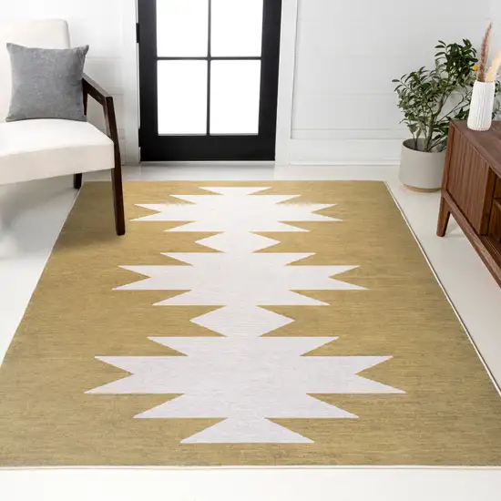 Geometric Area Rug Photo 8