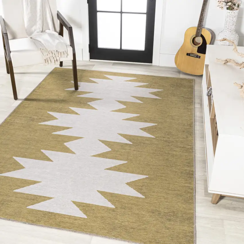 Geometric Area Rug Photo 4