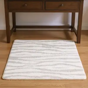 Photo of Gray Abstract Shag Power Loom Area Rug