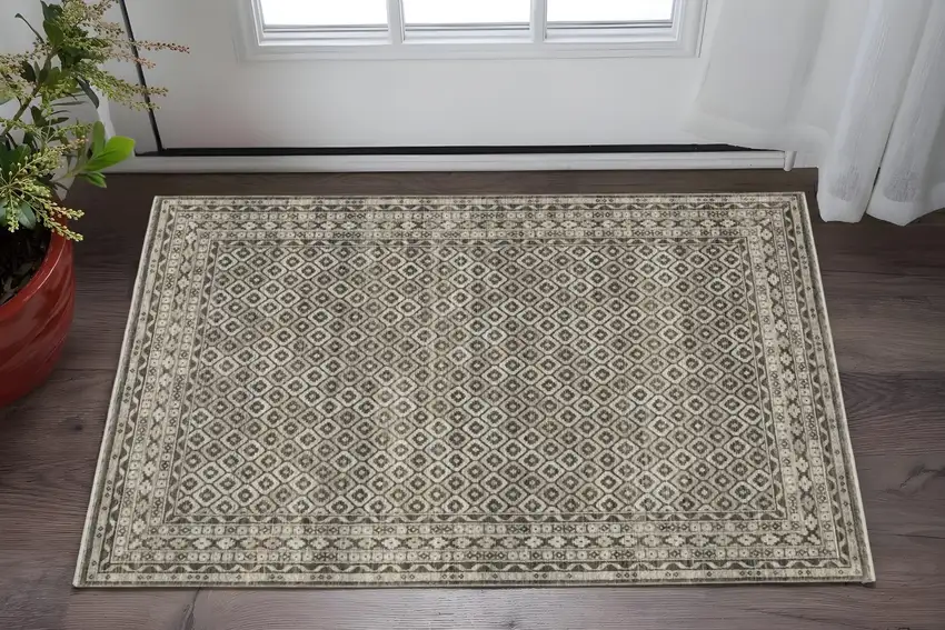 Gray And Beige Diamond Area Rug With Fringe Photo 1