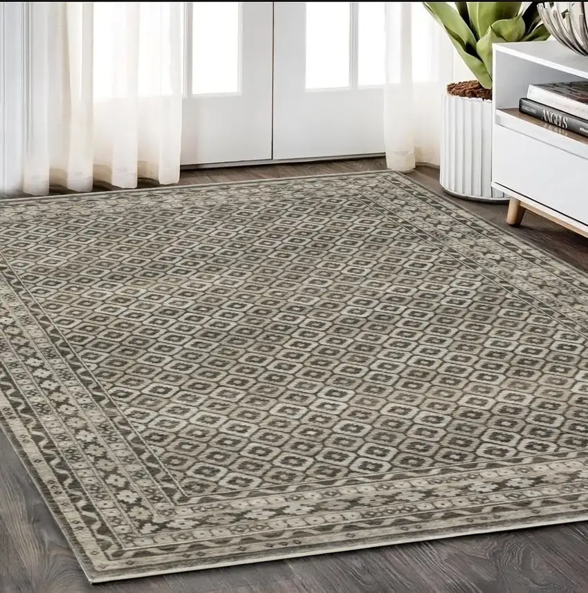 Gray And Beige Diamond Area Rug With Fringe Photo 1
