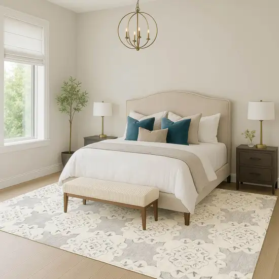 Gray And Ivory Quatrefoil Washable Indoor Outdoor Area Rug Photo 7