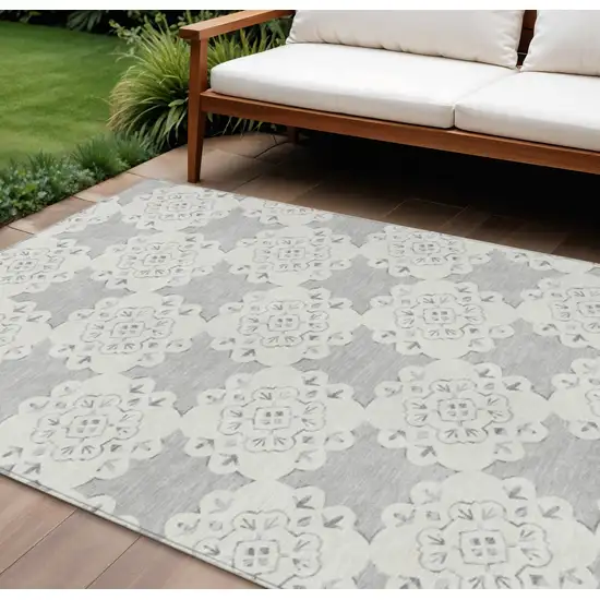 Gray And Ivory Quatrefoil Washable Indoor Outdoor Area Rug Photo 1