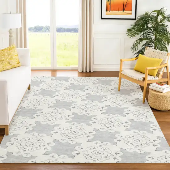 Gray And Ivory Quatrefoil Washable Indoor Outdoor Area Rug Photo 9