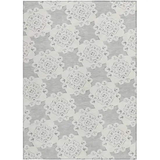 Gray And Ivory Quatrefoil Washable Indoor Outdoor Area Rug Photo 4