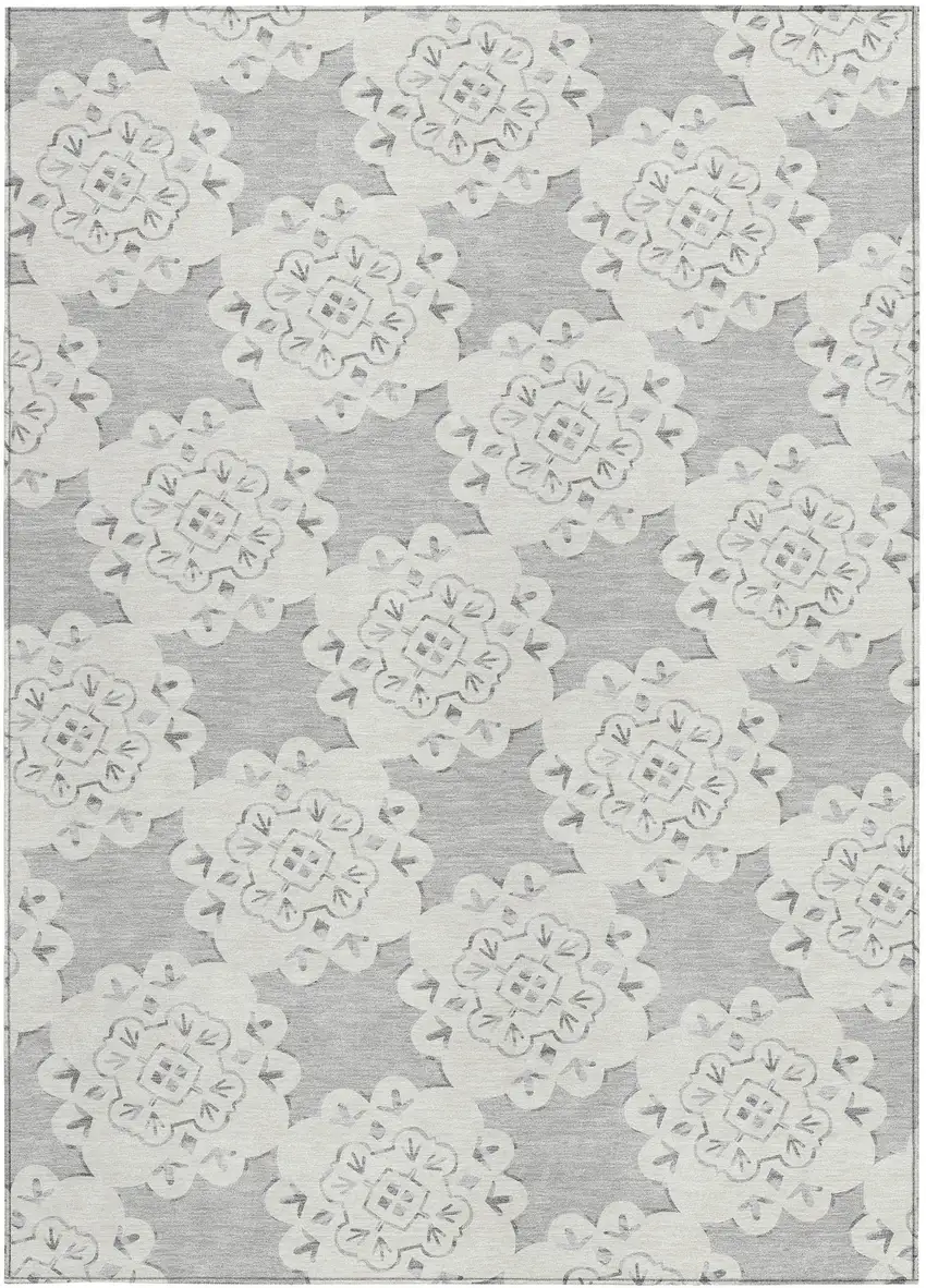 Gray And Ivory Quatrefoil Washable Indoor Outdoor Area Rug Photo 4