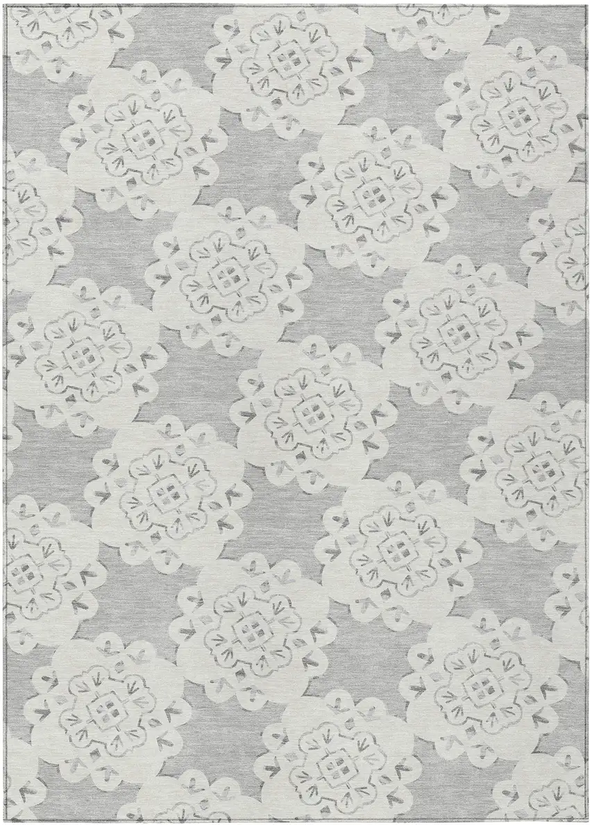 Gray And Ivory Quatrefoil Washable Indoor Outdoor Area Rug Photo 2