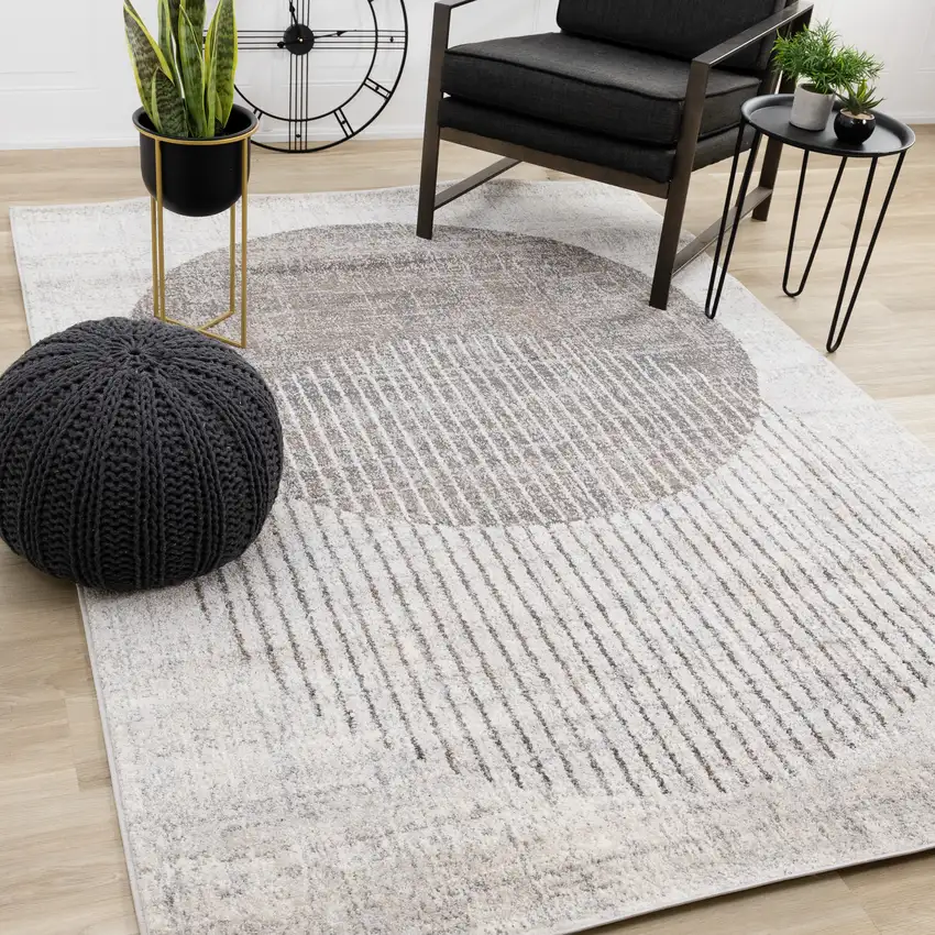 Gray And White Geometric Area Rug Photo 4