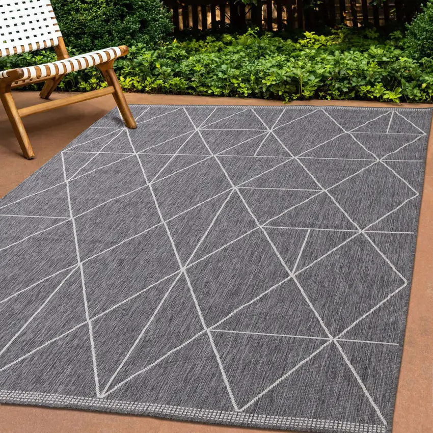 Gray And White Geometric Area Rug Photo 6