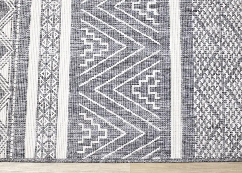 Gray And White Tribal Area Rug Photo 9