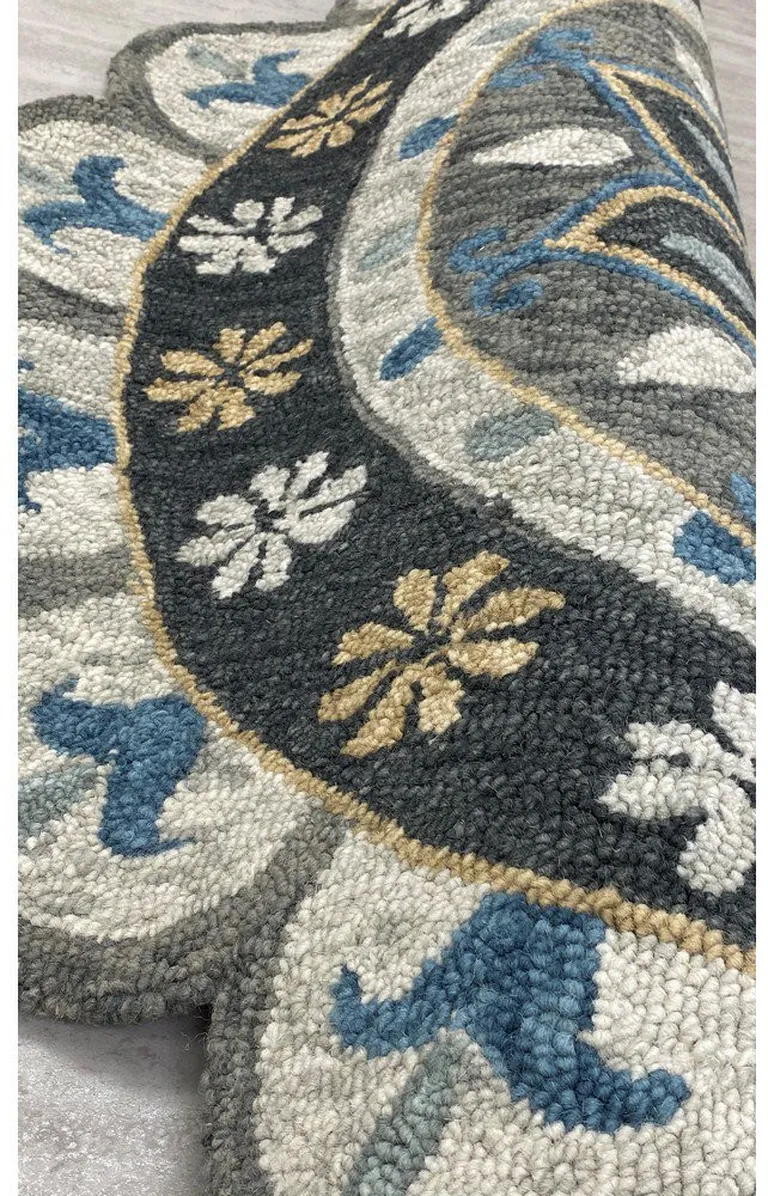 Gray Border Floral Medallion Area Rug Photo 4