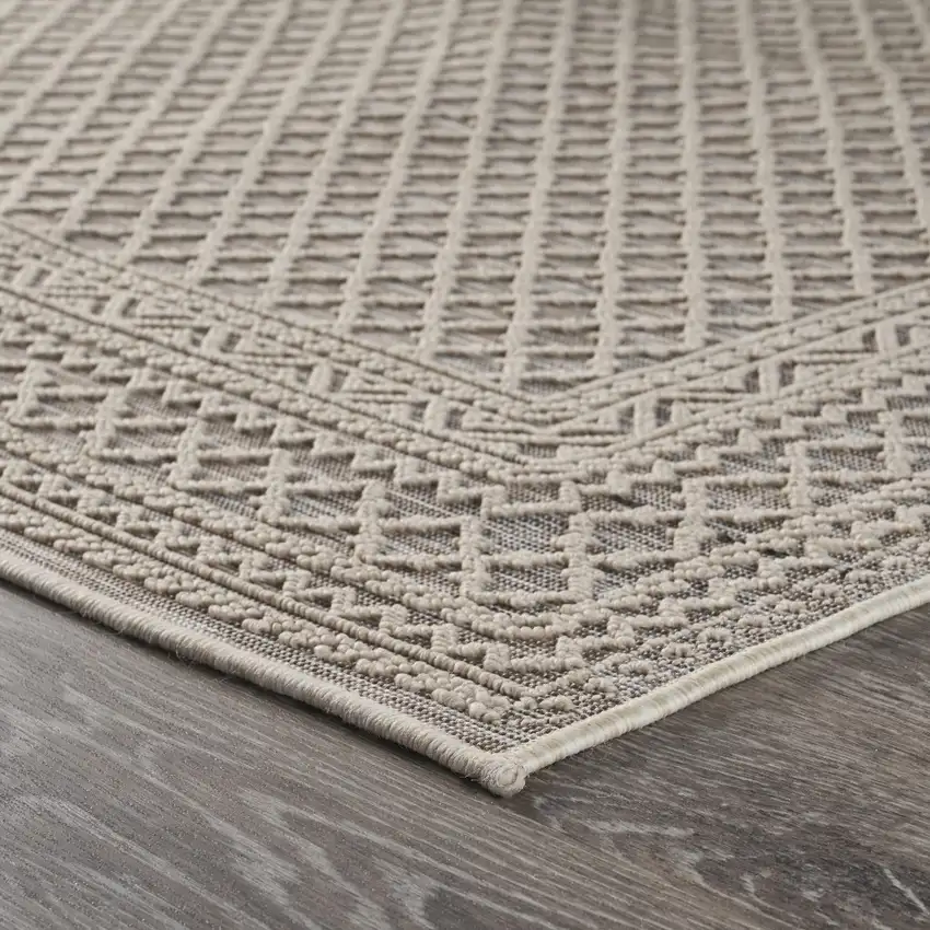 Gray Classic Indoor Outdoor Area Rug Photo 3