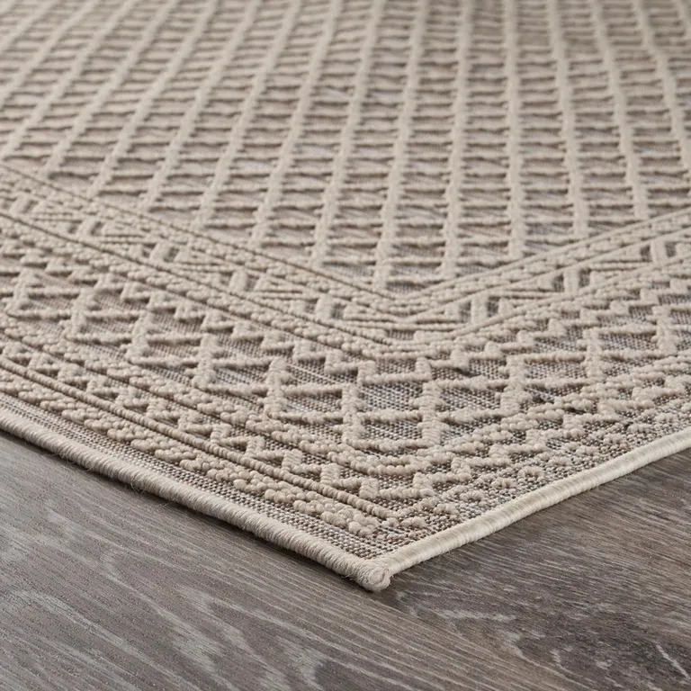 Gray Classic Indoor Outdoor Area Rug Photo 4