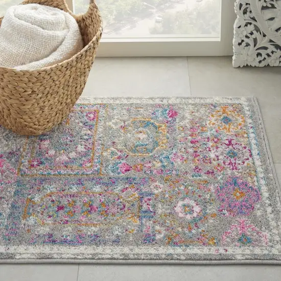 Gray Distressed Ornamental Scatter Rug Photo 7