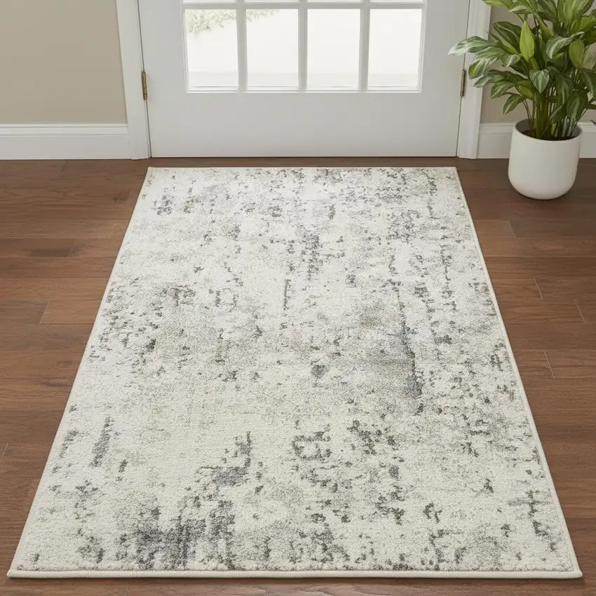 Gray Floral Area Rug Photo 1