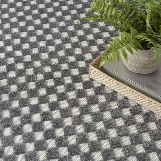 Gray Geometric Area Rug Photo 6