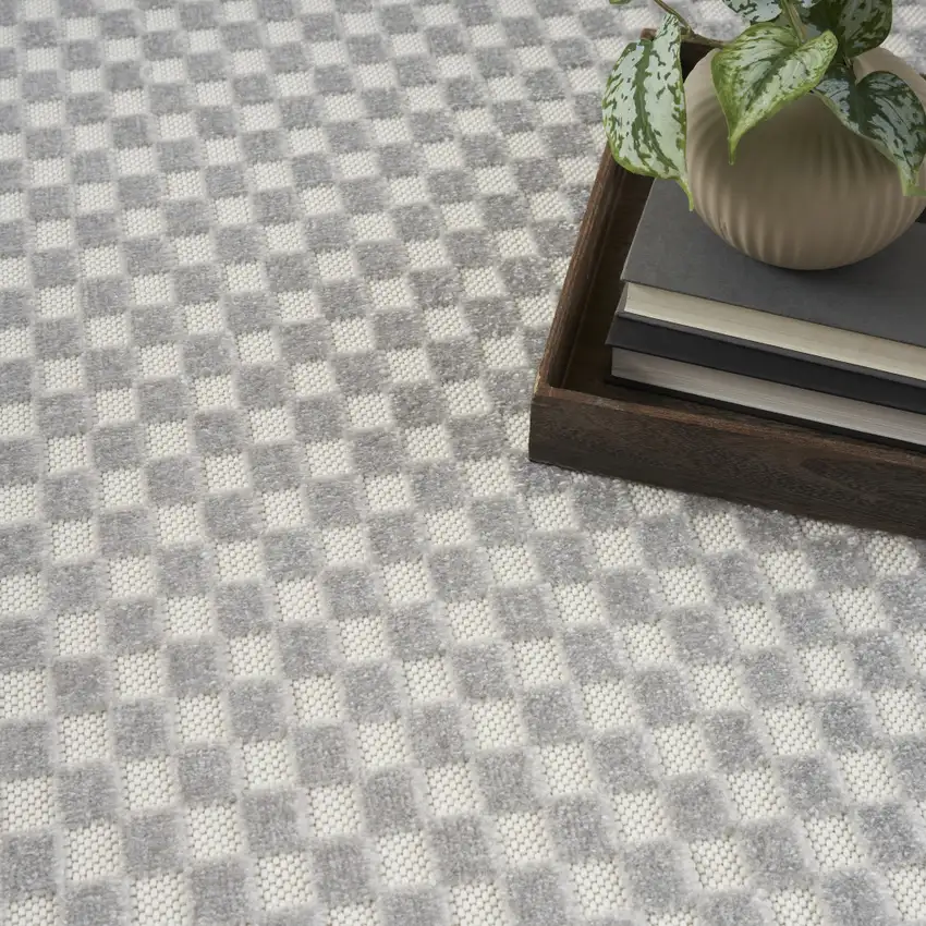 Gray Geometric Area Rug Photo 5