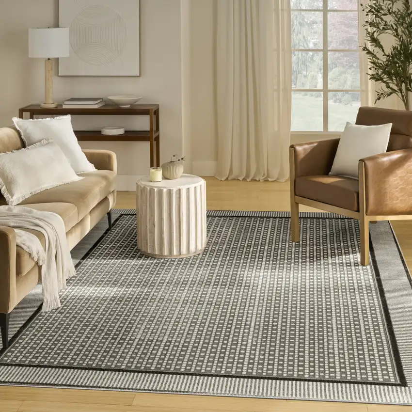 Gray Geometric Area Rug Photo 5