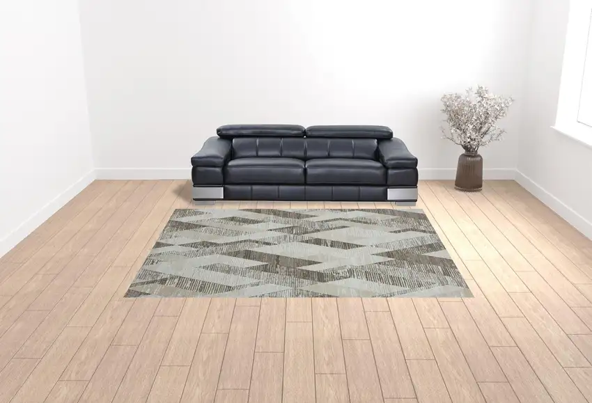 Gray Geometric Area Rug Photo 2