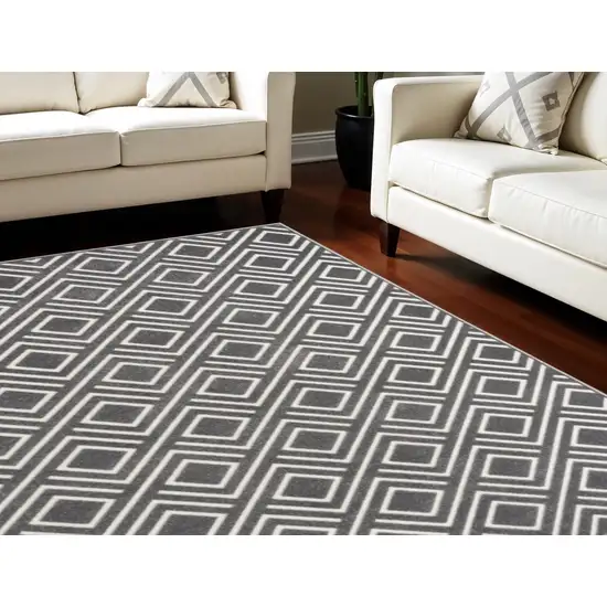 Gray Geometric Area Rug Photo 2