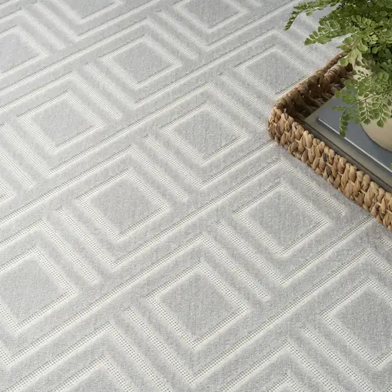 Gray Geometric Area Rug Photo 7