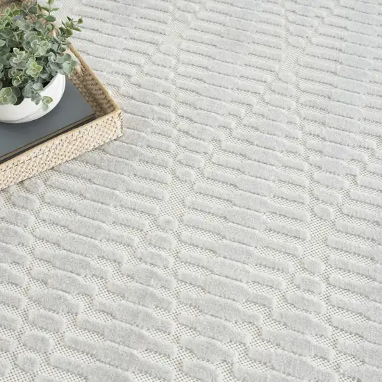 Gray Geometric Area Rug Photo 6