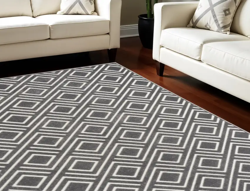 Gray Geometric Area Rug Photo 2