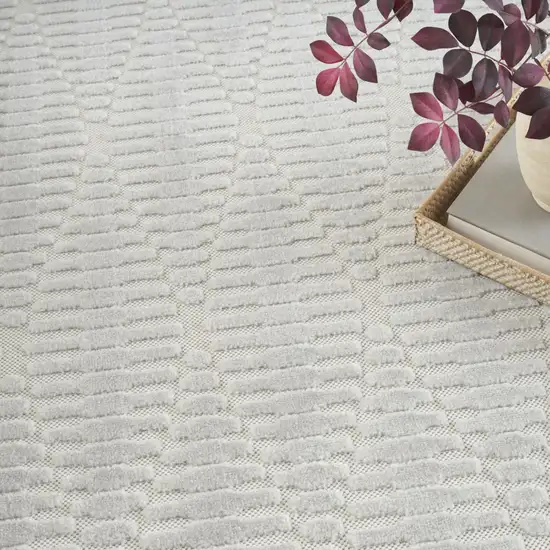 Gray Geometric Area Rug Photo 8