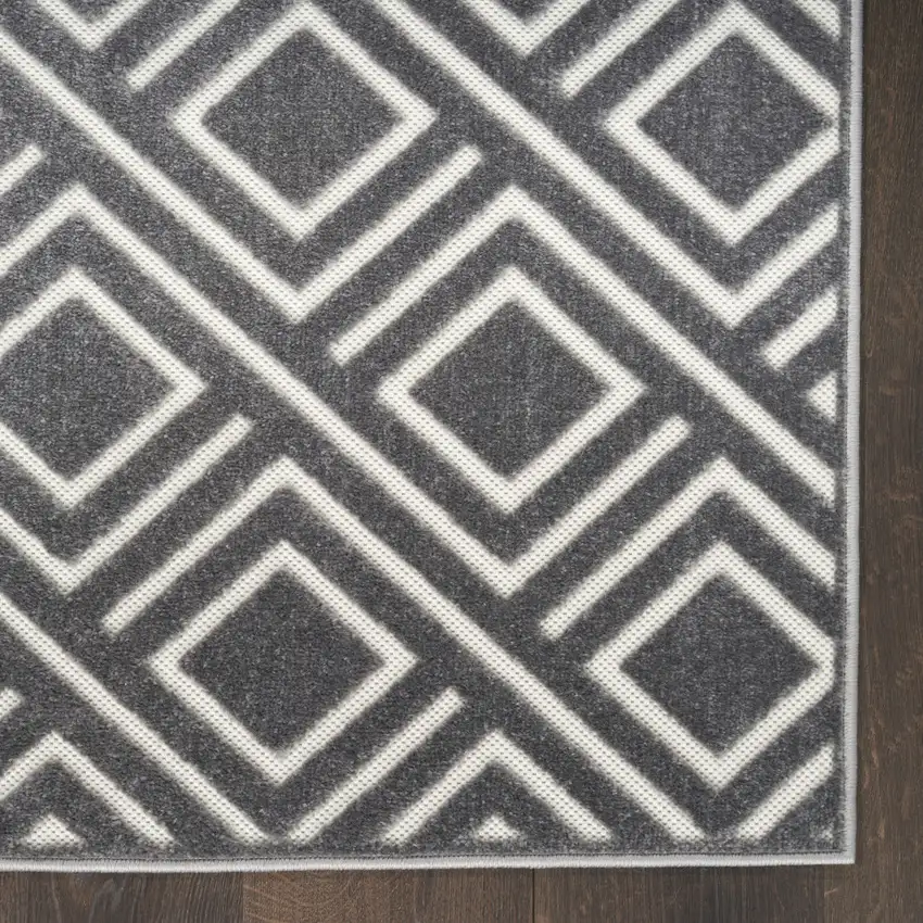 Gray Geometric Area Rug Photo 8