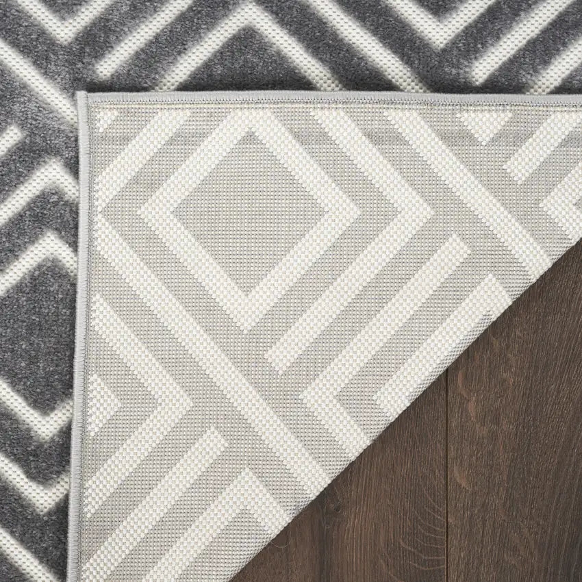 Gray Geometric Area Rug Photo 3