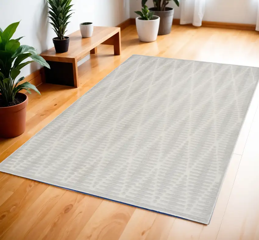 Gray Geometric Area Rug Photo 2