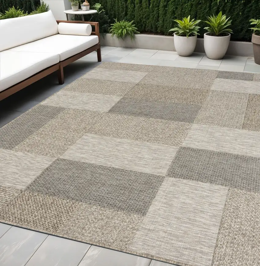 Gray Geometric Handmade Indoor Outdoor Area Rug Photo 1