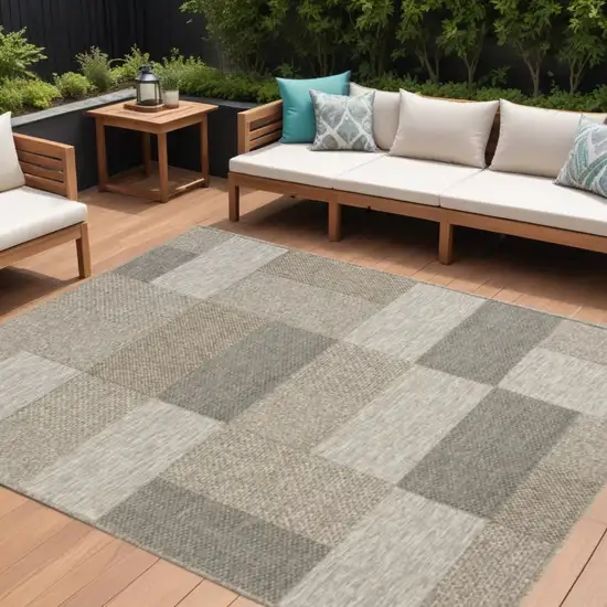 Gray Geometric Handmade Indoor Outdoor Area Rug Photo 1
