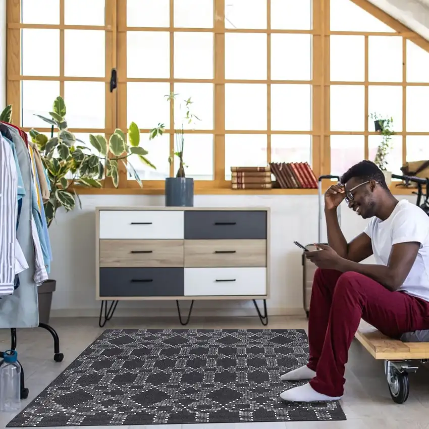 Gray Geometric Handmade Indoor Outdoor Area Rug Photo 6