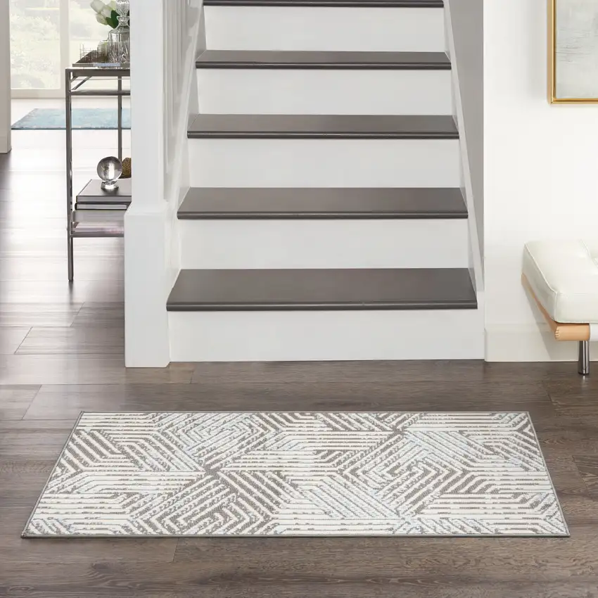 Gray Geometric Power Loom Area Rug Photo 4