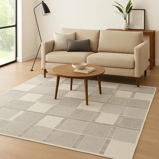 Gray Geometric Power Loom Area Rug Photo 1