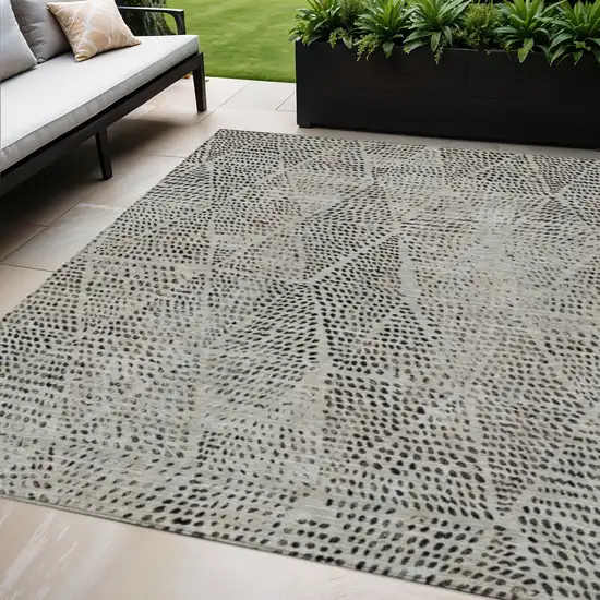 Gray Geometric Washable Non Skid Indoor Outdoor Area Rug Photo 1
