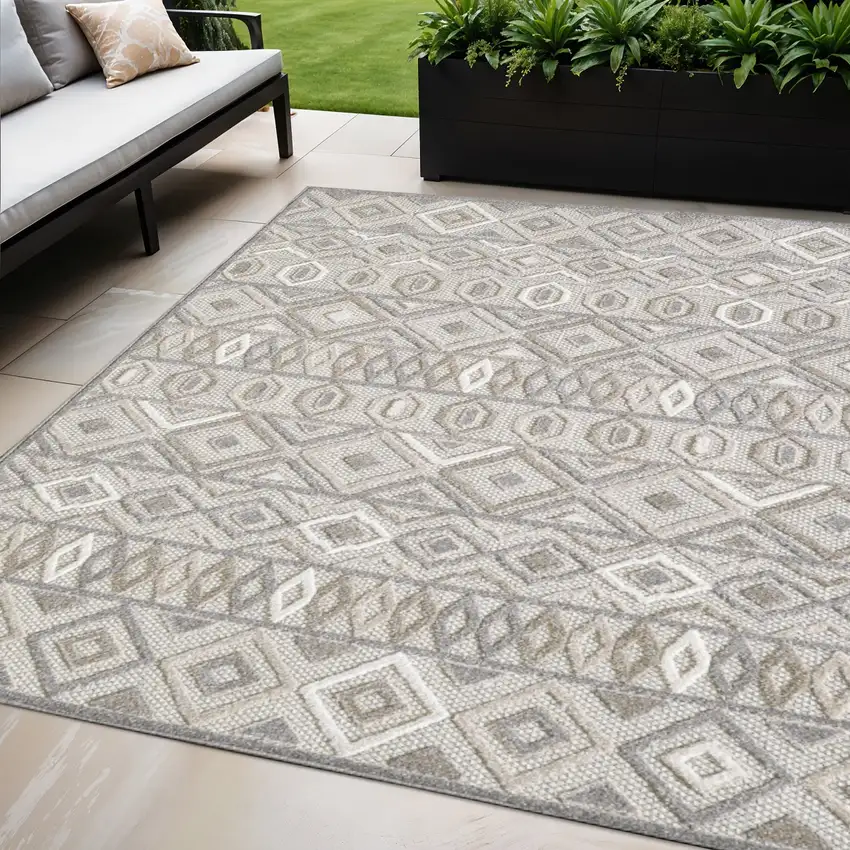 Gray And Ivory Southwestern Stain Resistant Indoor Outdoor Area Rug Photo 1